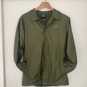 Nike SB Shield Coaches Jacket Green Men’s Sz L